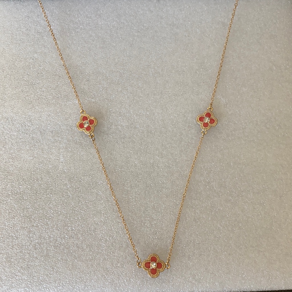 Brand New Goldtone Clover Necklace Brand New